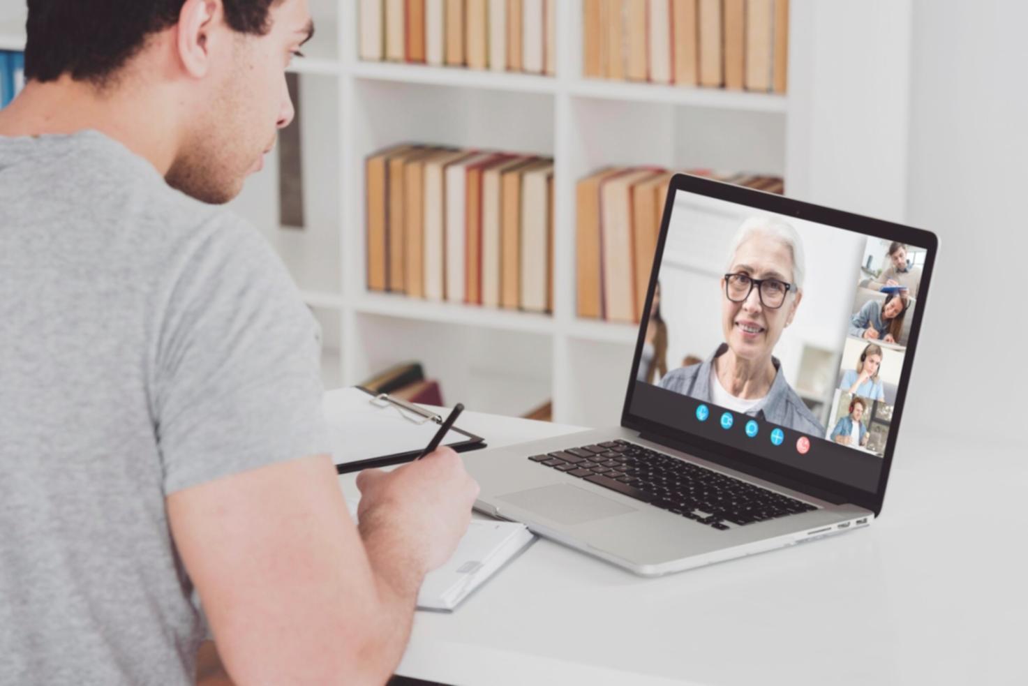 Geschäftsbesprechung mit Finanzanalysen